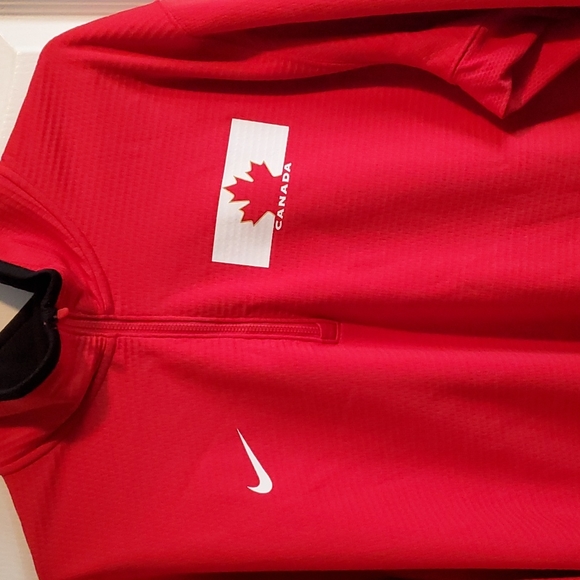Team Canada Nike Therma-Fit 1/4 zip pullover - Picture 2 of 10